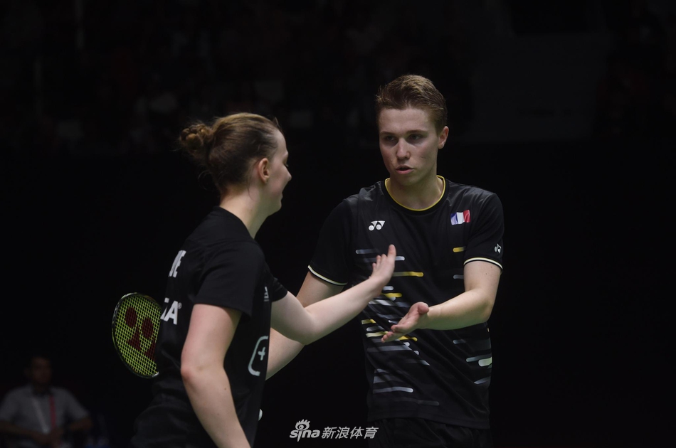 日本队绝杀印尼队，黄鸭组合点燃赛场