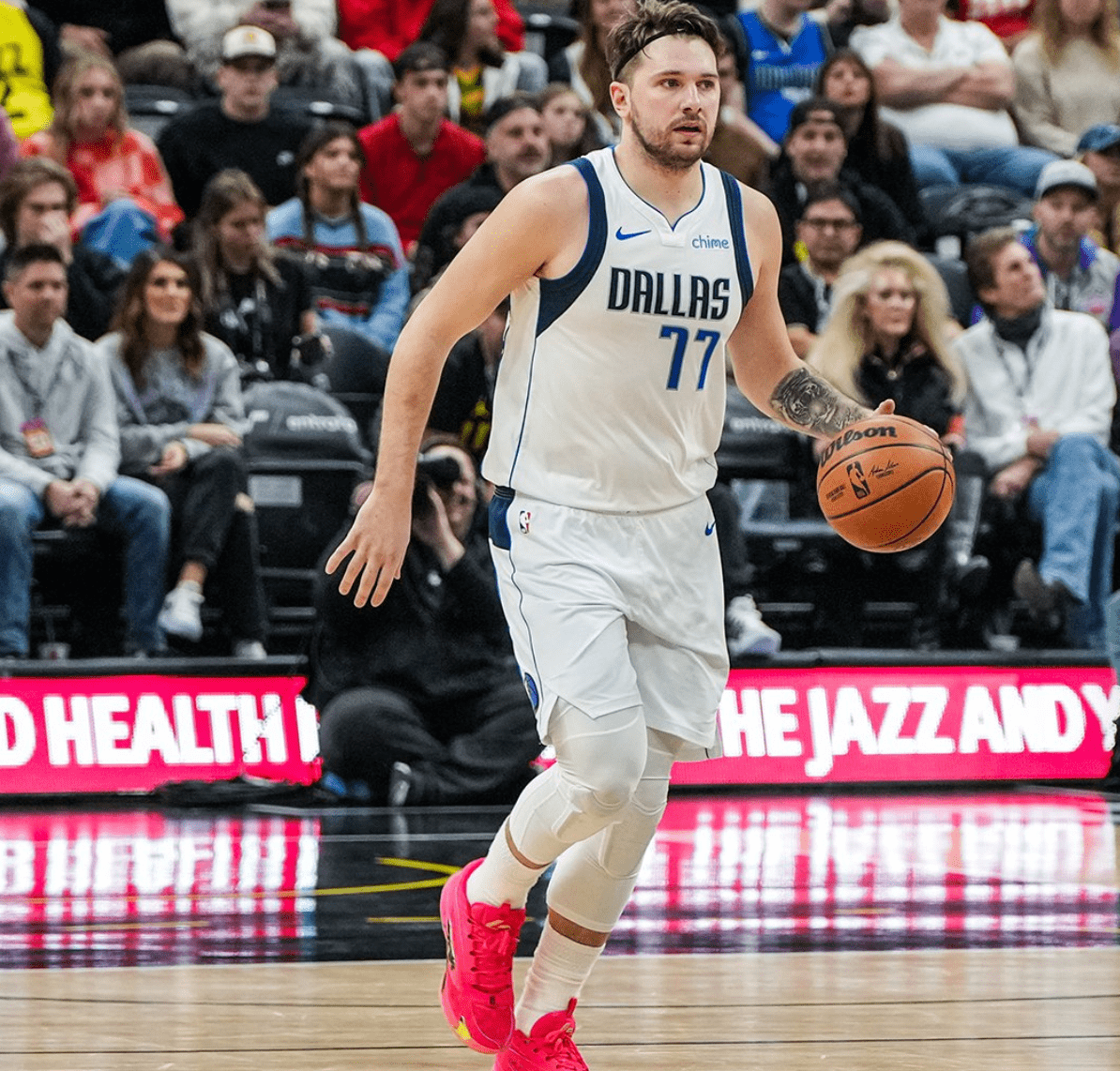 爱游戏大厅-爵士鏖战辽宁队，欧文关键制胜