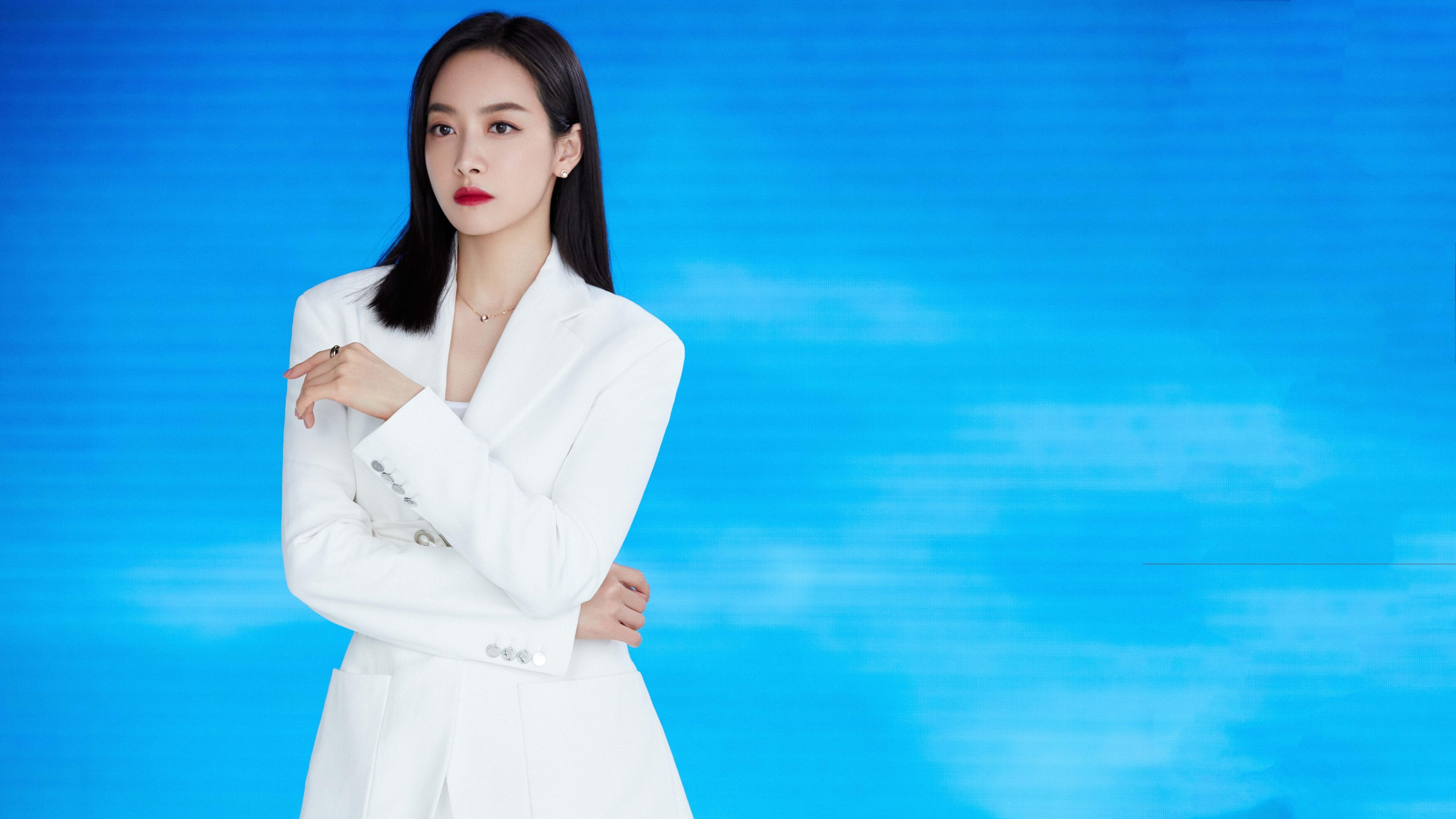 爱游戏APP-从深渊到巅峰，布鲁诺一脚踢碎丹麦童话，老特拉福德今夜只为一颗星燃烧