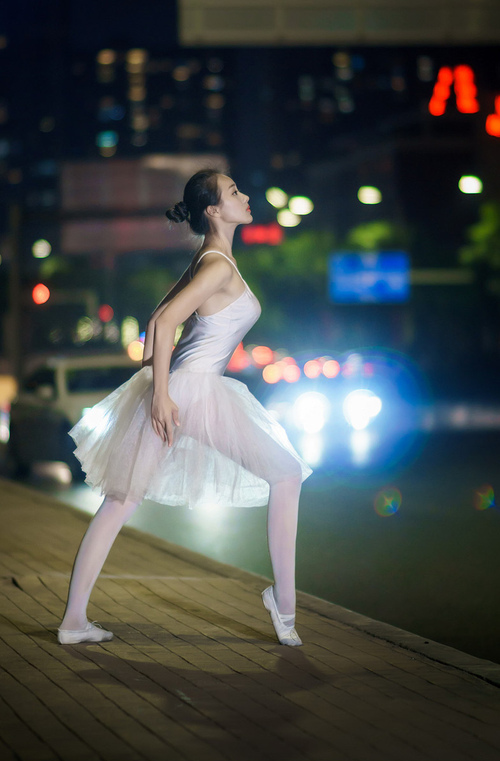 绿色闪电，当F1年度争冠之夜遇见萨卡式惊艳