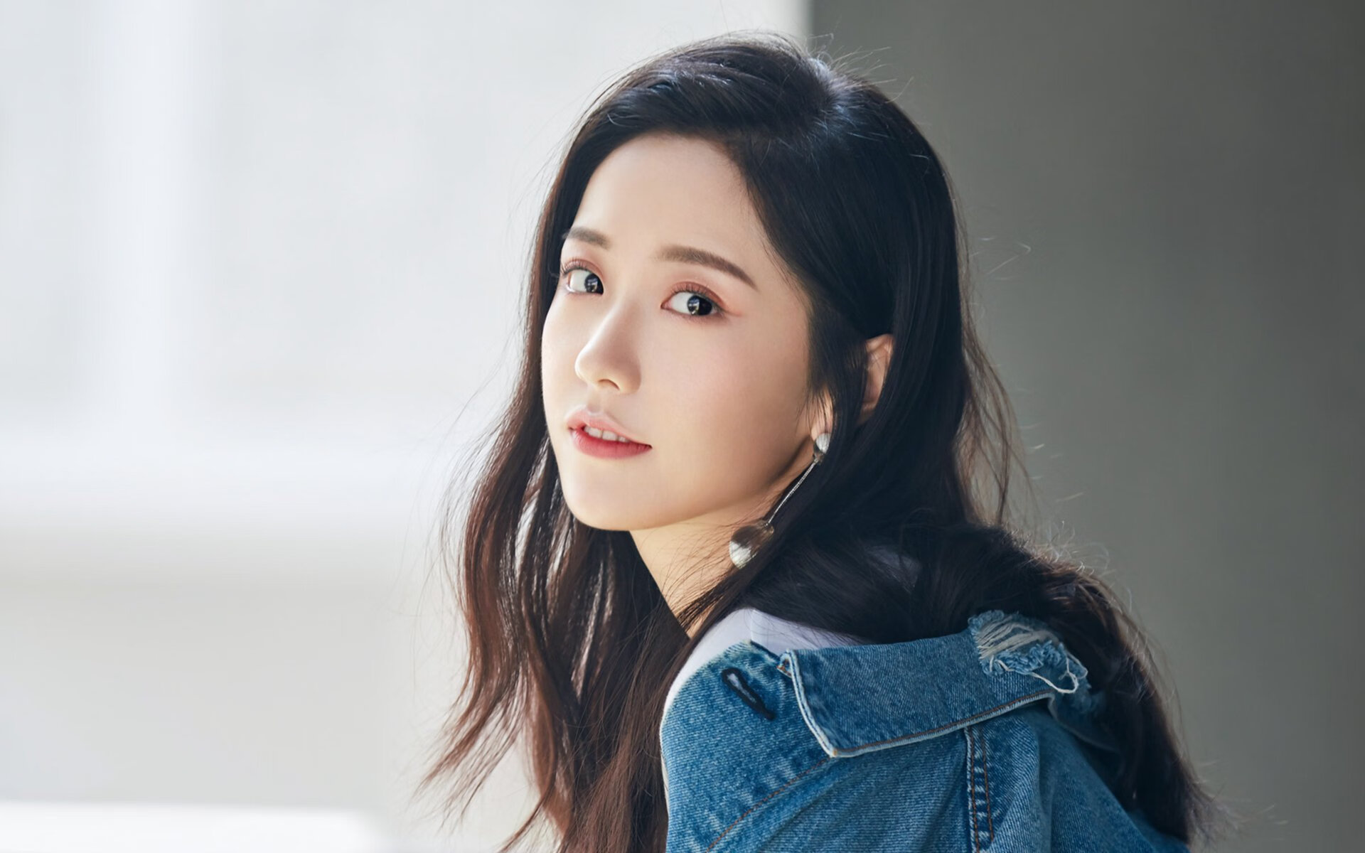 爱游戏体育-绝境狼王，伦纳德血战封神，森林狼撕破广厦悬崖生还