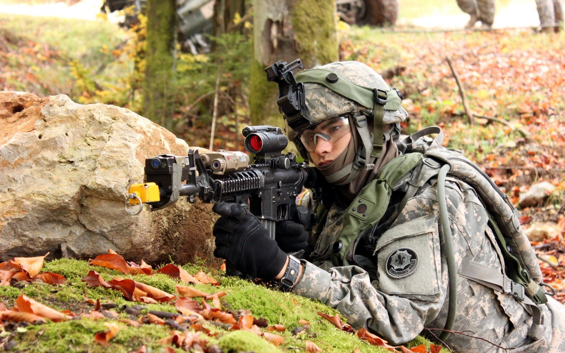 欧冠淘汰赛焦点战，智利横扫希腊，跨界对决引爆足球风暴